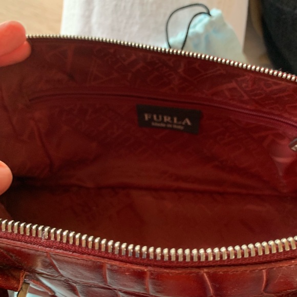 Red embossed Furla bag - Picture 2 of 7